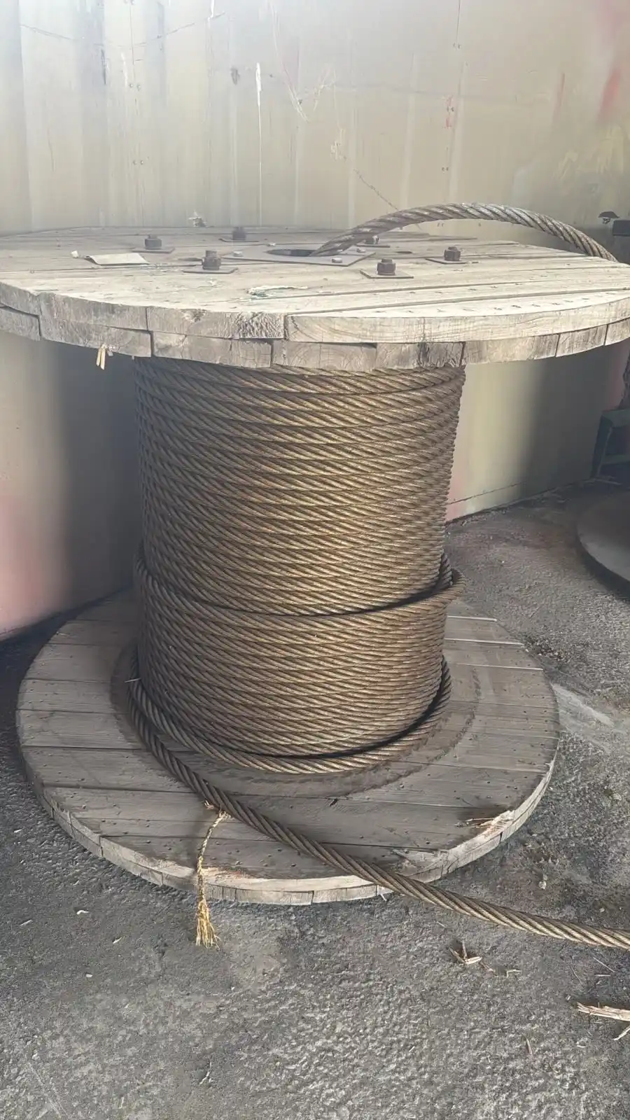 Steel wire rope coils for order assembly
